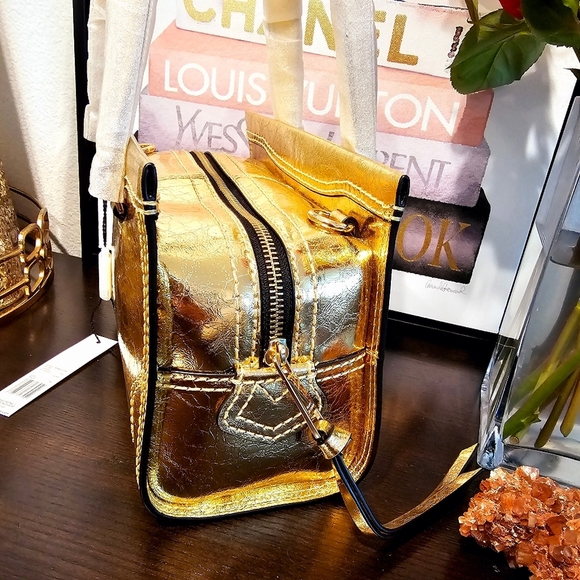 Marc Jacobs Crinkle Cruiser Gold  Metallic Satchel . - Picture 5 of 10